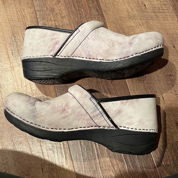 Dansko XP 2.0 Clogs - Picture 3 of 6